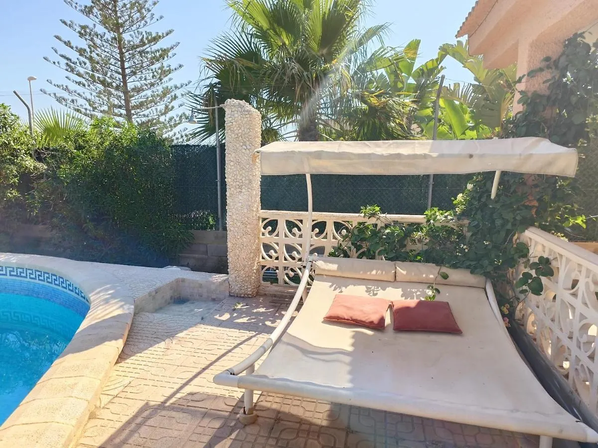 Villacats: Habitacion Con Bano Privado Y Piscina Aguadulce  Homestay